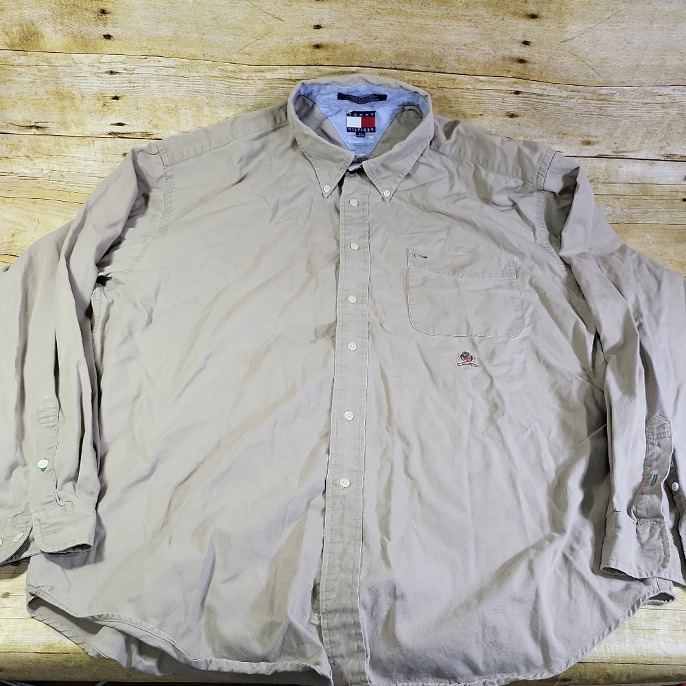 Tommy Hilfiger button down long sleeve shirt